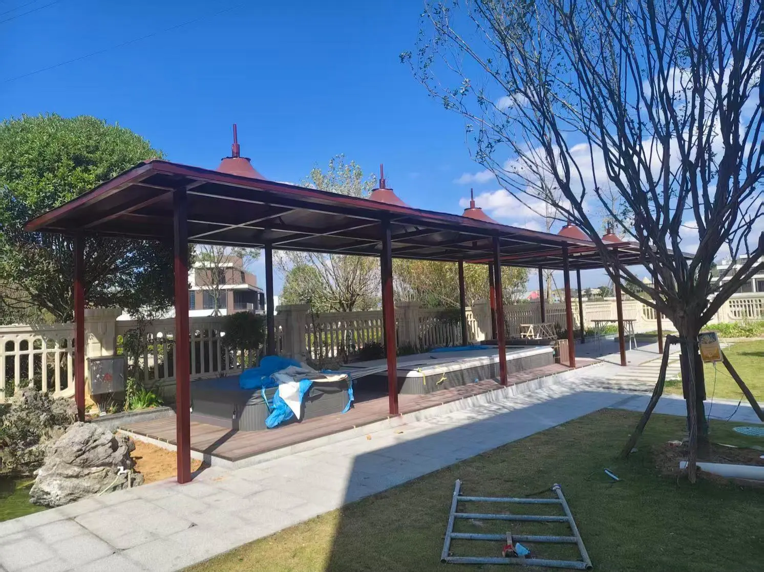 贵州沿河园区小区膜结构停车棚怎么选?本地源头工厂拆解三大坑,避开返修翻倍成本