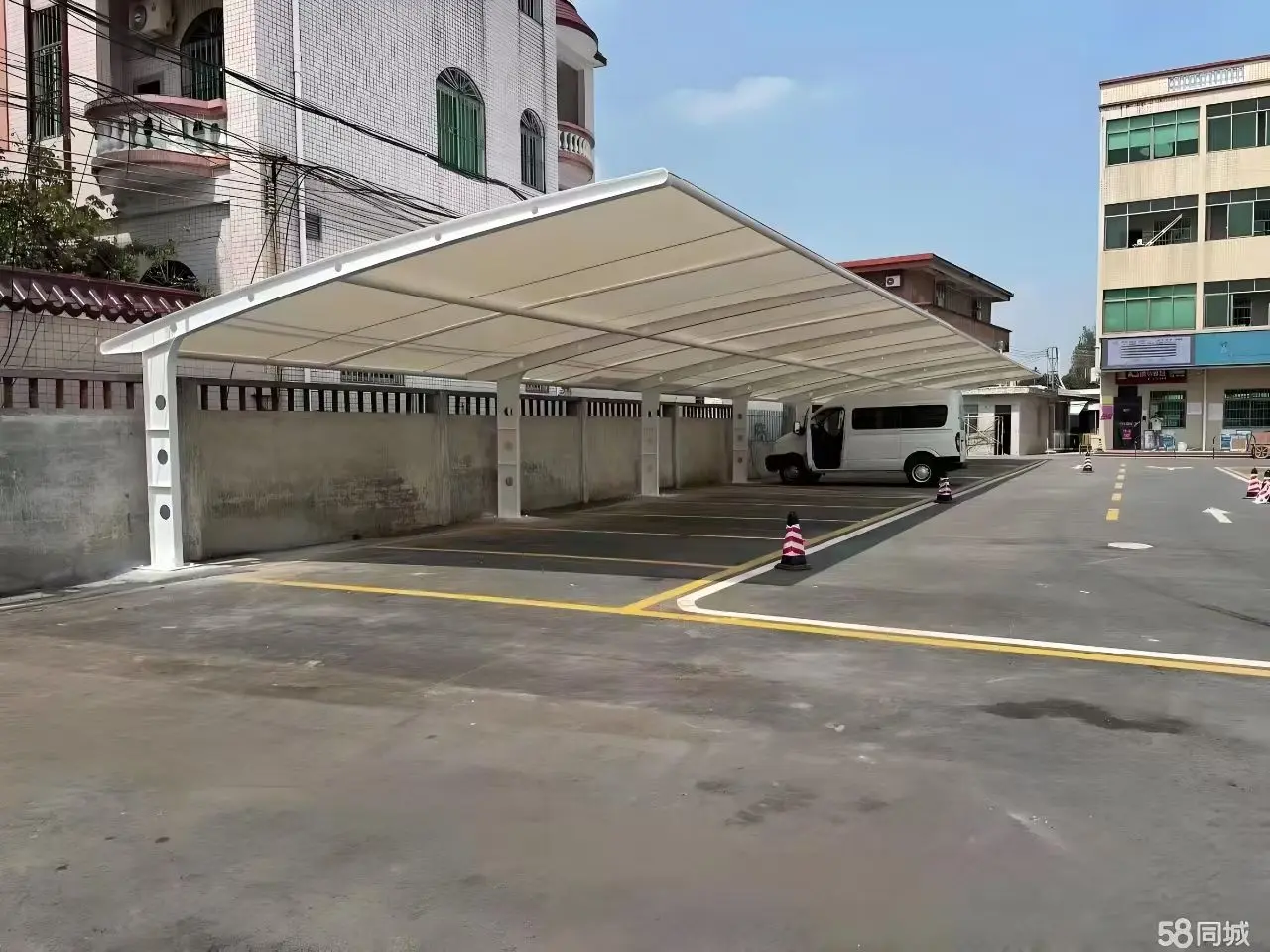 贵州沿河膜结构工程科普：山地多雨强紫外环境，停车棚选材别只看低价